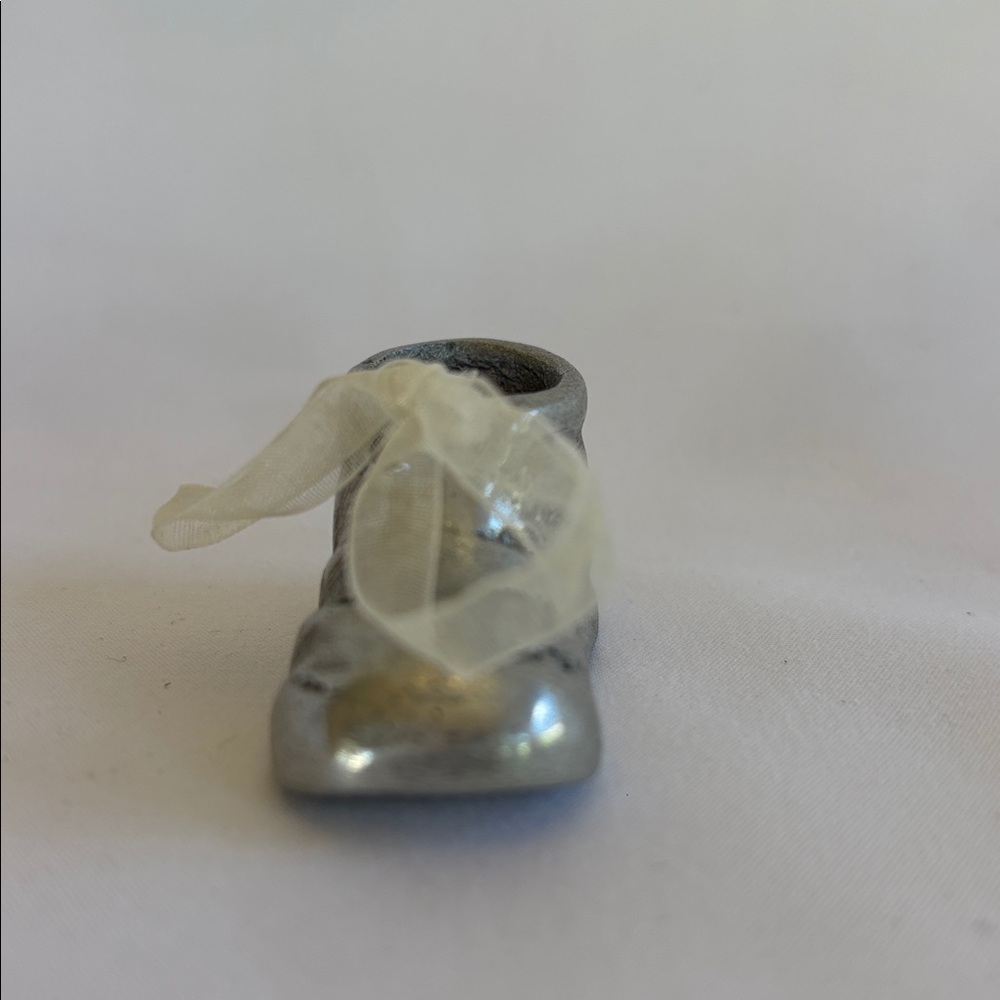 Vintage 2001 Silver Plated Very Cute Baby Shoe Trinket with Cream Ribbon - Picture 4 of 8